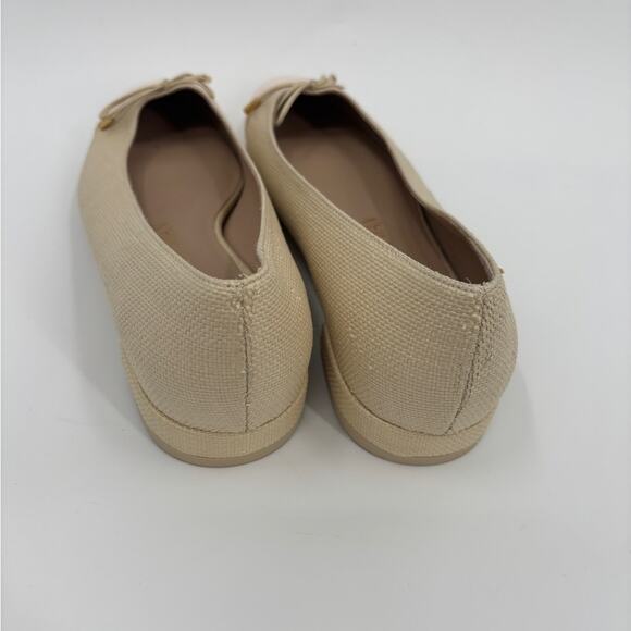 Stuart Weitzman Sleek Cap Toe Bow Flat in Natural Seashell - Picture 6 of 9